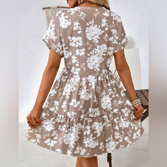 Floral Print Batwing Sleeve Ruffle Hem Dress - Picture 2 of 6